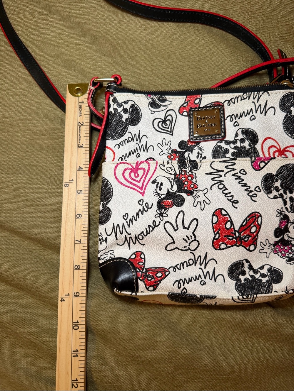Dooney & Bourke Minnie Mouse Hearts & Bows Letter Carrier - Picture 3 of 7